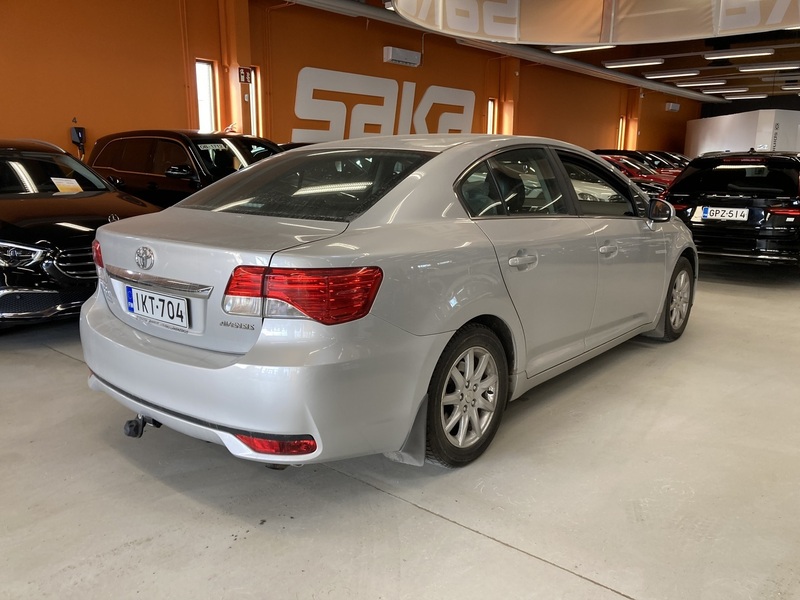 Toyota Avensis vaihtoauto