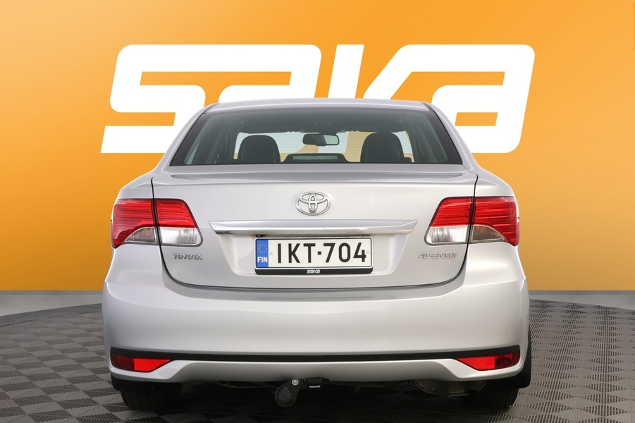 Toyota Avensis vaihtoauto