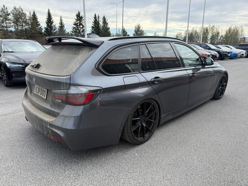 BMW 330 vaihtoauto