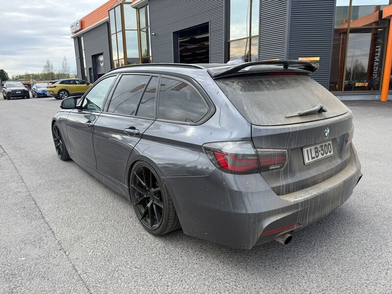 BMW 330 vaihtoauto
