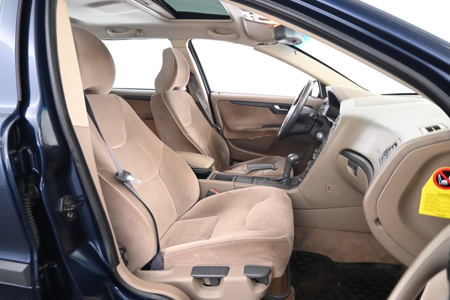 Volvo V70 vaihtoauto