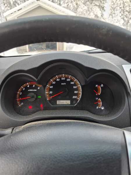 Toyota Hilux vaihtoauto