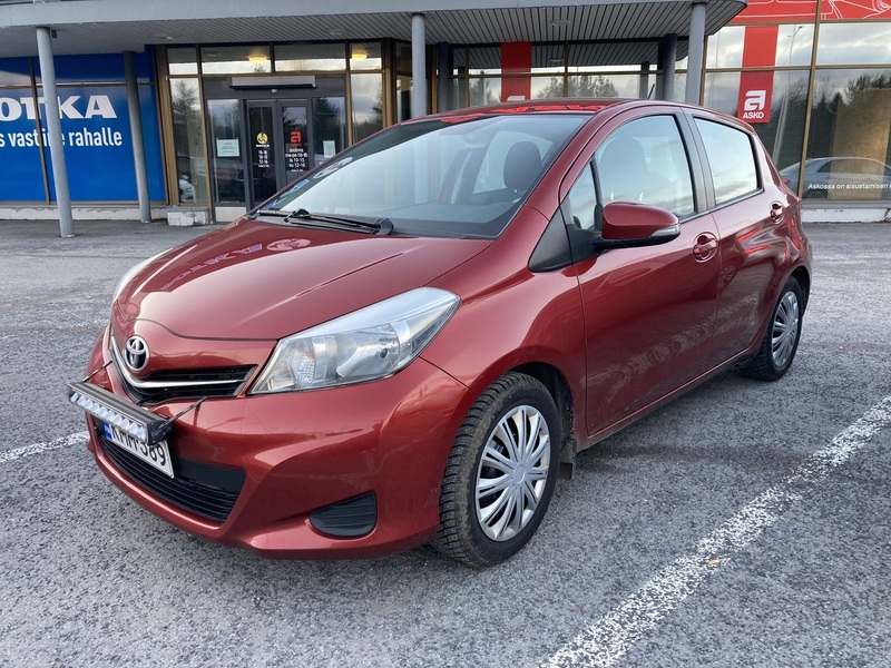 Toyota Yaris vaihtoauto