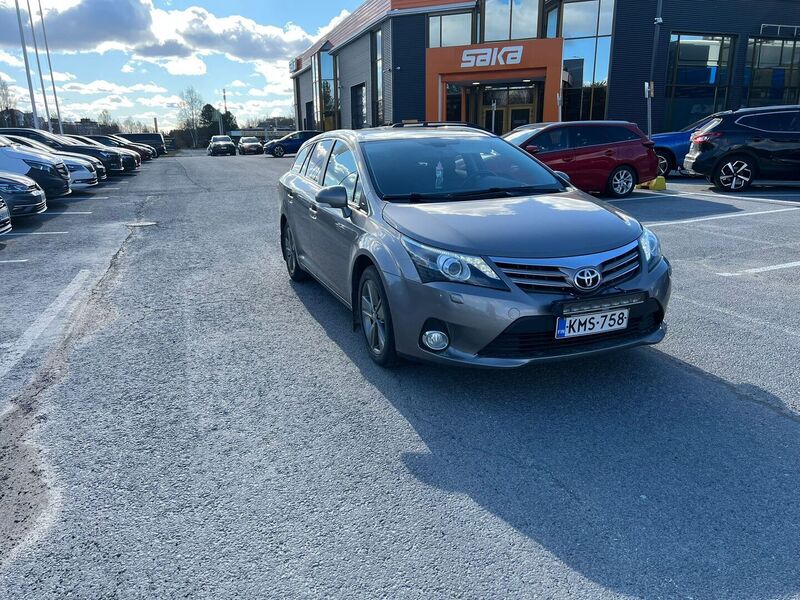 Toyota Avensis vaihtoauto