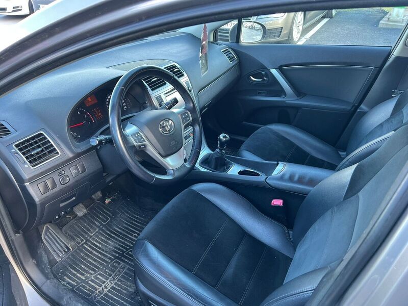 Toyota Avensis vaihtoauto