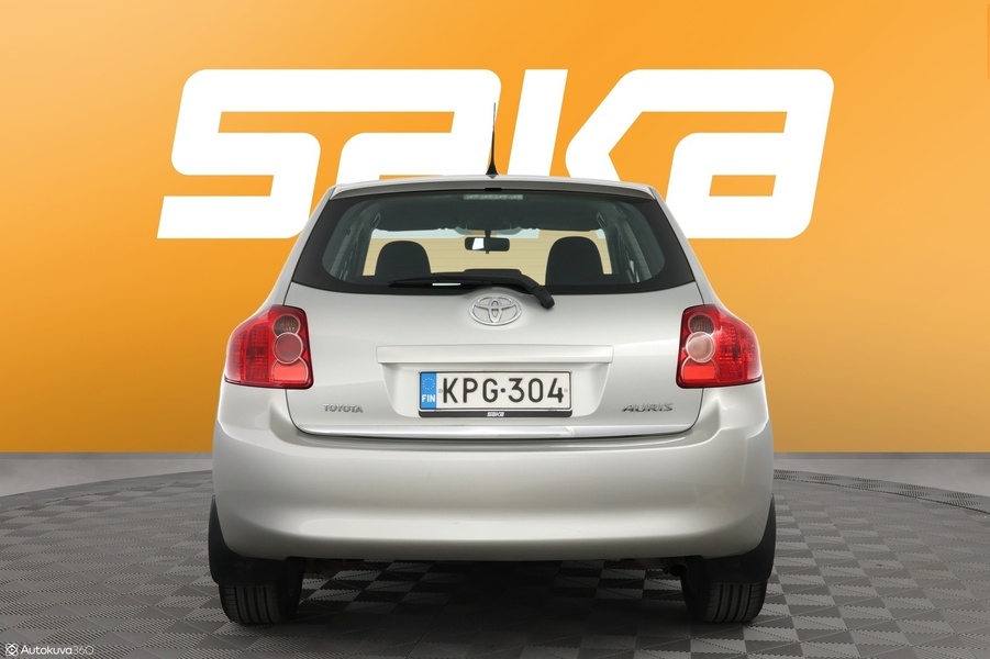 Toyota Auris vaihtoauto