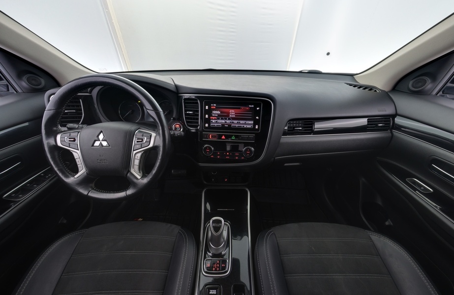 Mitsubishi Outlander PHEV vaihtoauto