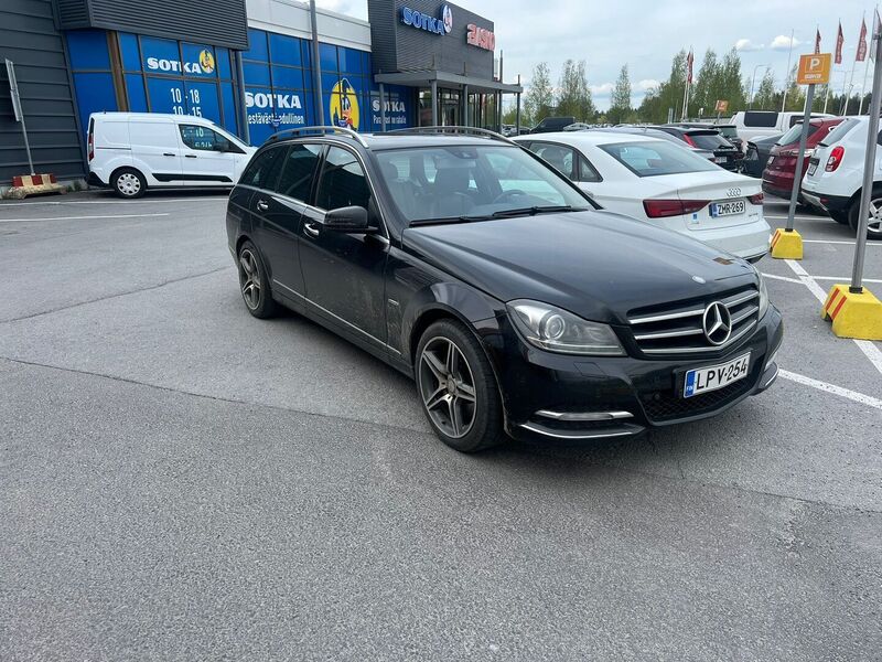 Mercedes-Benz C vaihtoauto