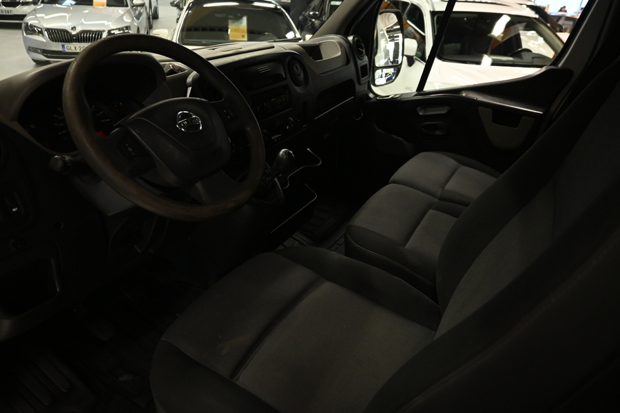 Nissan NV400 vaihtoauto