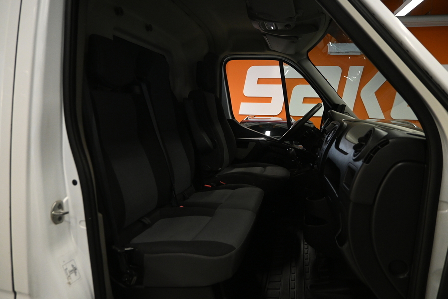 Nissan NV400 vaihtoauto