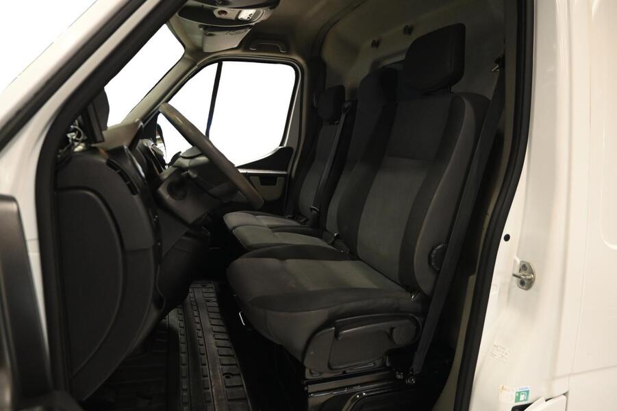 Nissan NV400 vaihtoauto