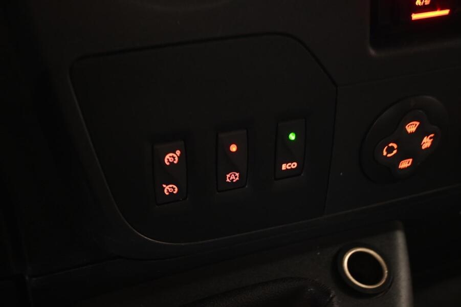 Nissan NV400 vaihtoauto