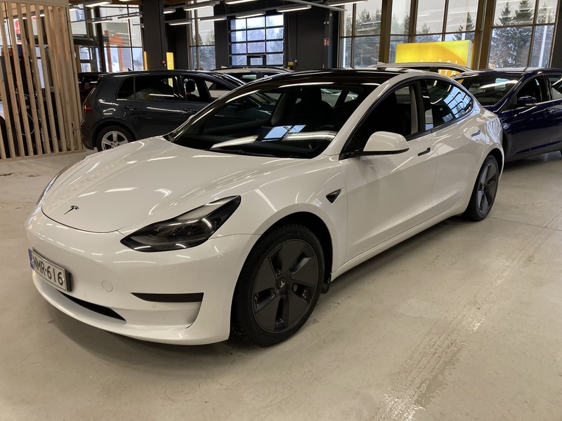 Tesla Model 3 vaihtoauto