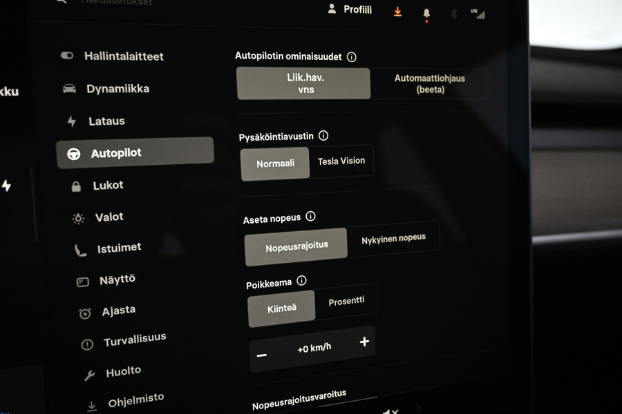 Tesla Model 3 vaihtoauto