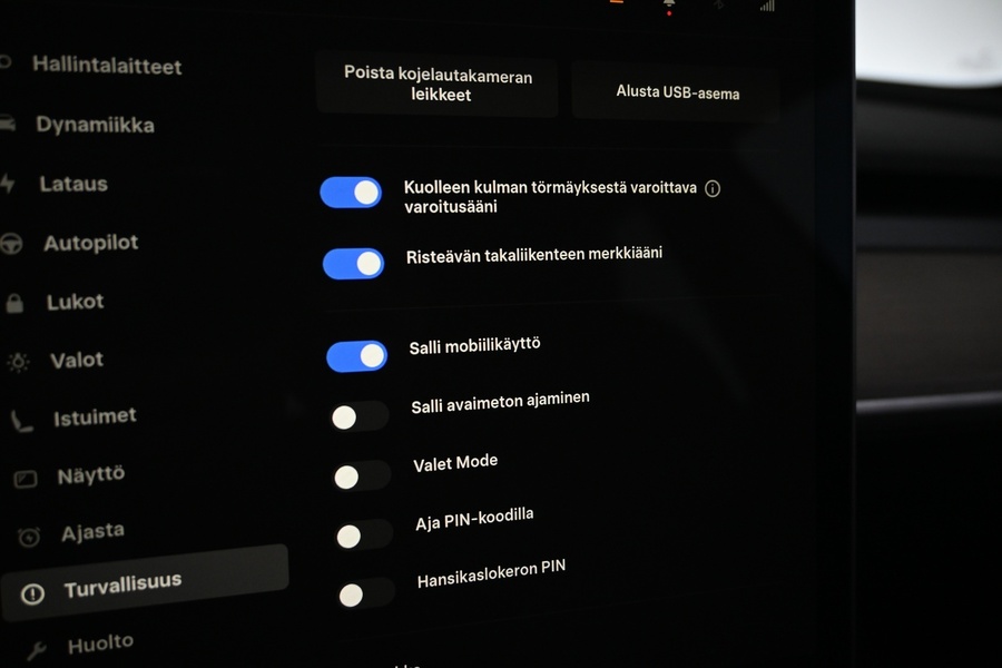 Tesla Model 3 vaihtoauto