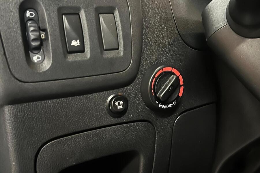 Nissan NV400 vaihtoauto