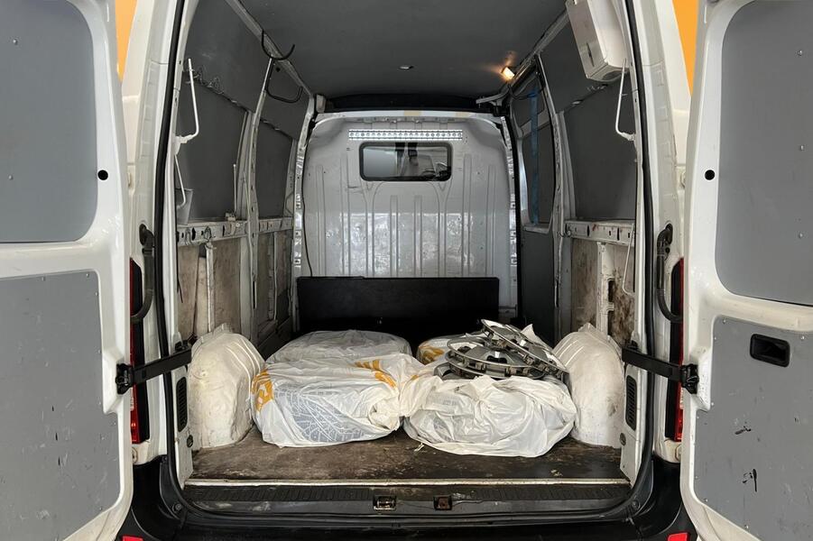 Nissan NV400 vaihtoauto