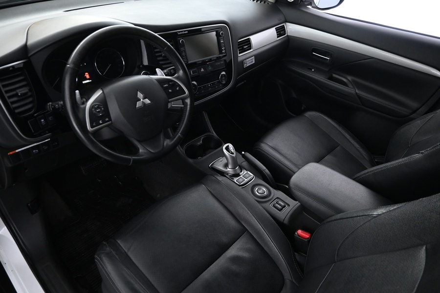 Mitsubishi Outlander PHEV vaihtoauto