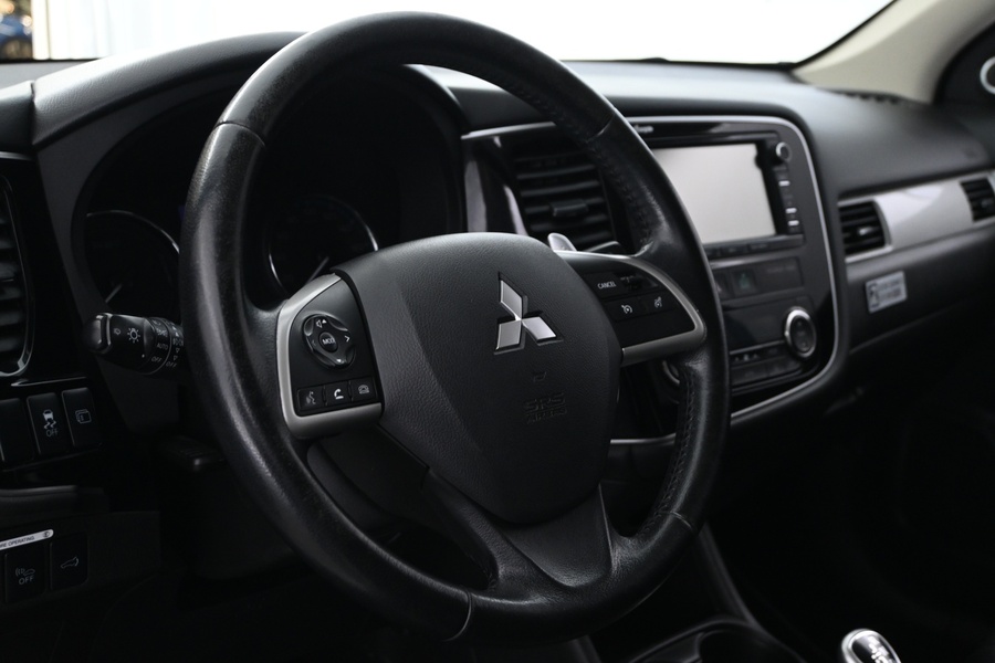 Mitsubishi Outlander PHEV vaihtoauto