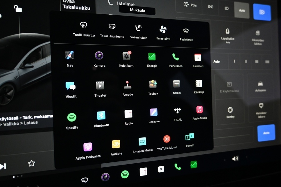 Tesla Model 3 vaihtoauto