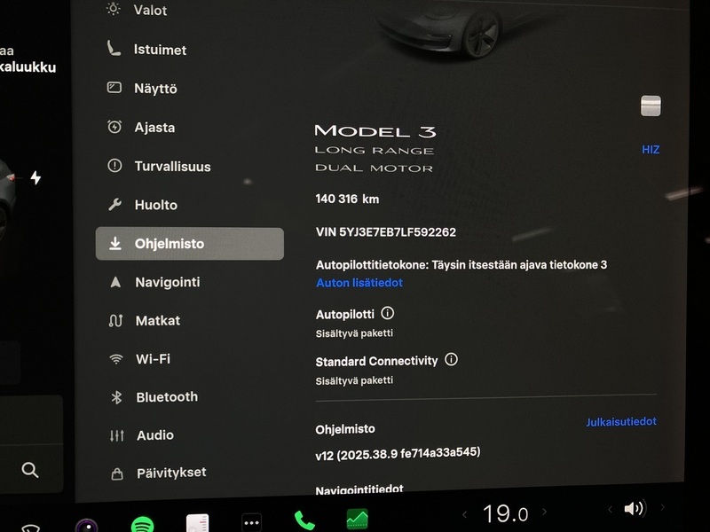 Tesla Model 3 vaihtoauto