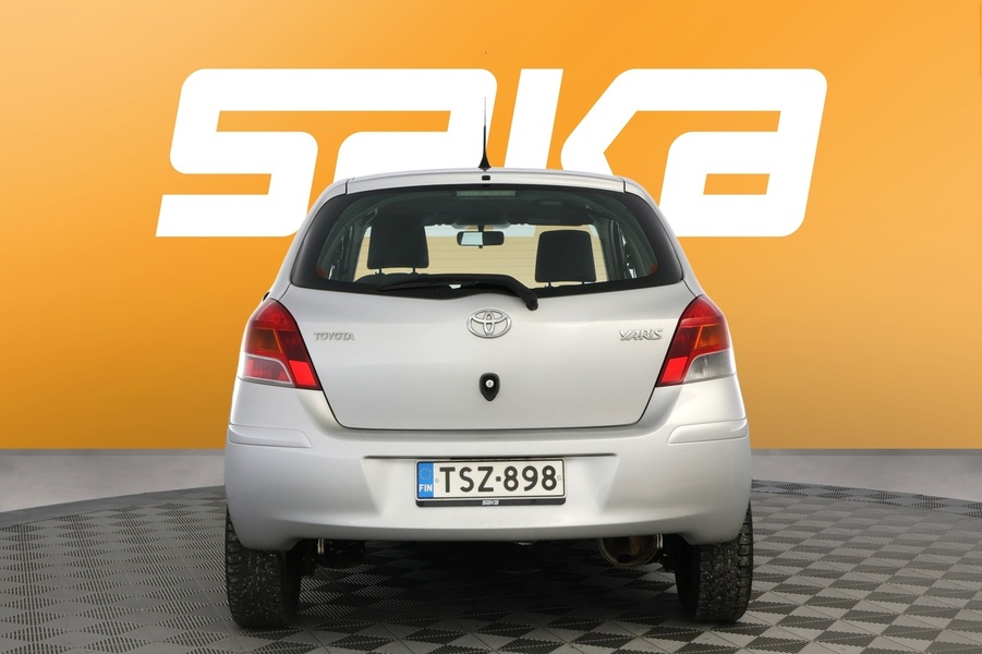 Toyota Yaris vaihtoauto