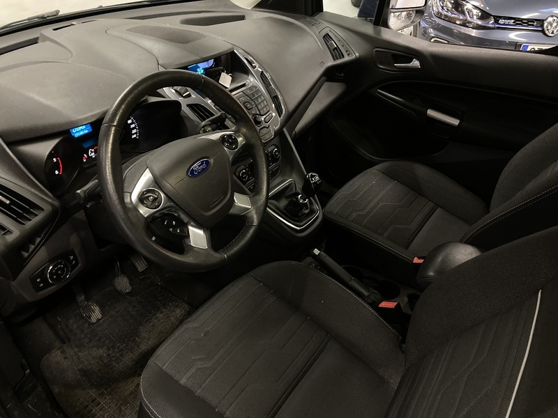 Ford Grand Tourneo Connect vaihtoauto