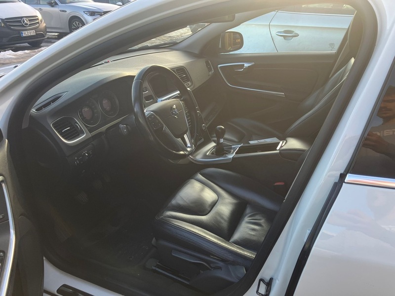 Volvo V60 vaihtoauto