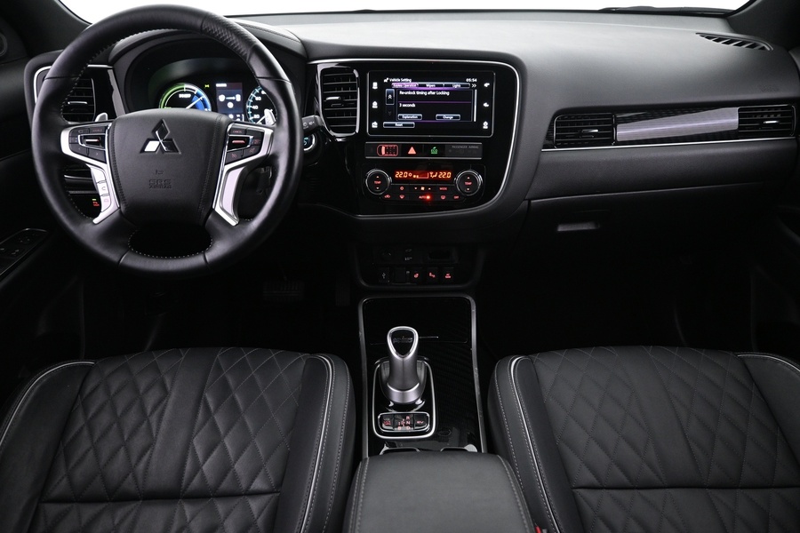 Mitsubishi Outlander PHEV vaihtoauto