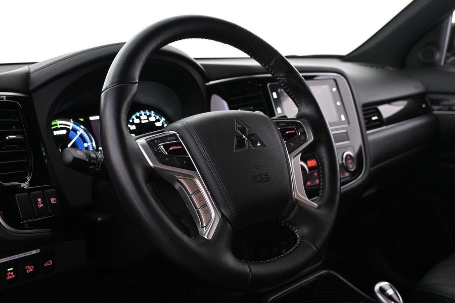 Mitsubishi Outlander PHEV vaihtoauto