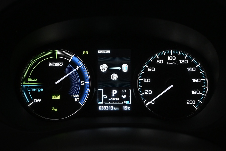 Mitsubishi Outlander PHEV vaihtoauto