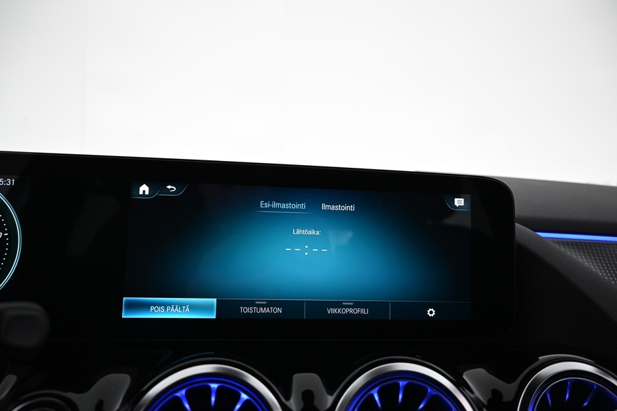 Mercedes-Benz EQA vaihtoauto