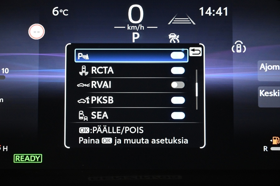 Toyota C-HR vaihtoauto