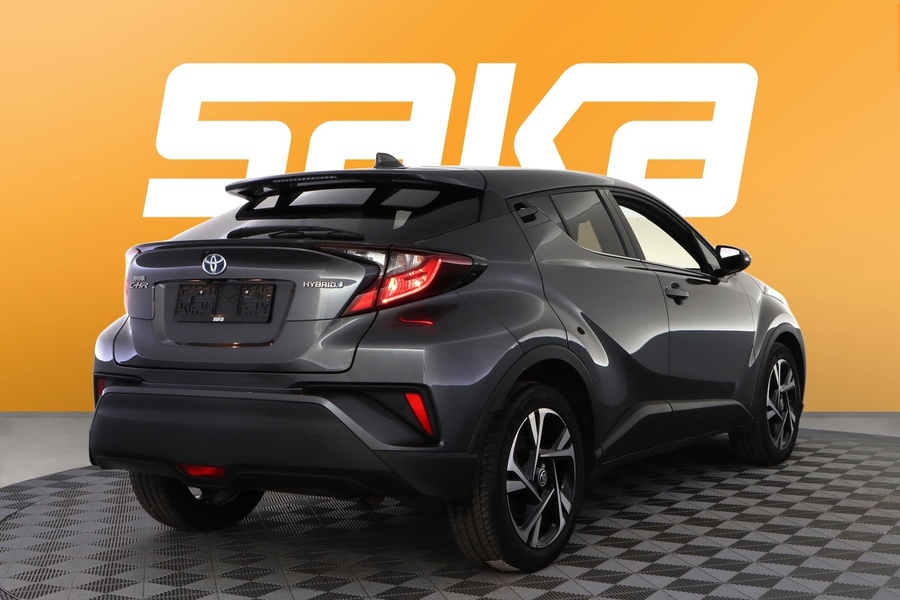 Toyota C-HR vaihtoauto