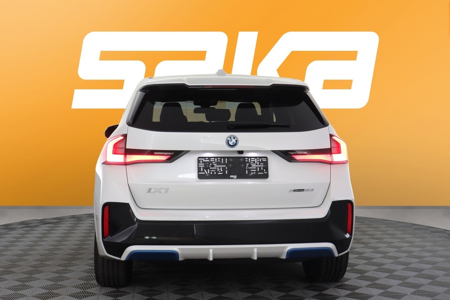 BMW iX1 vaihtoauto