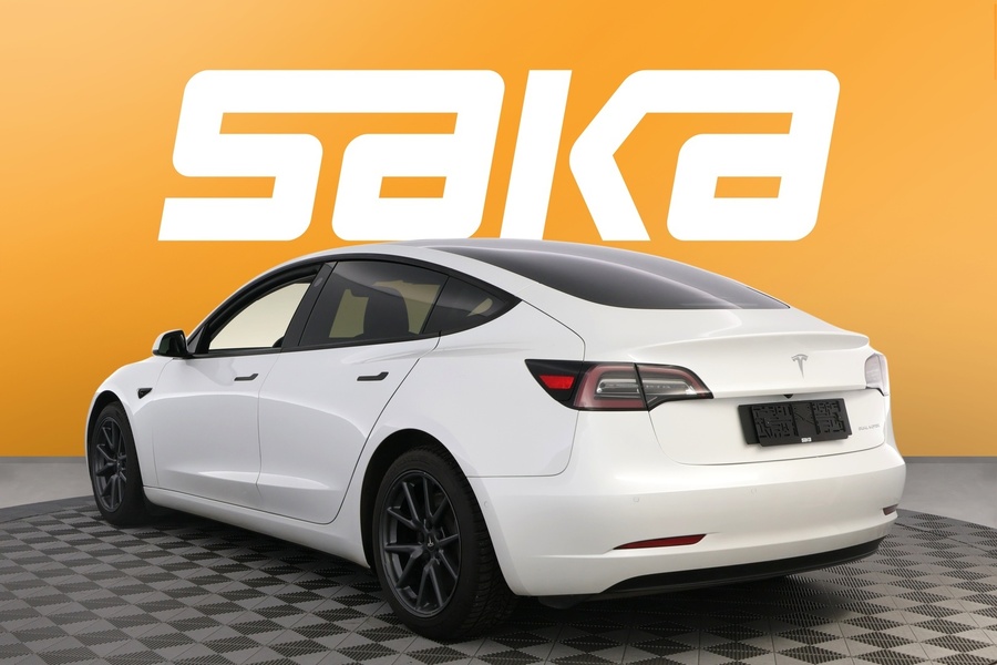 Tesla Model 3 vaihtoauto