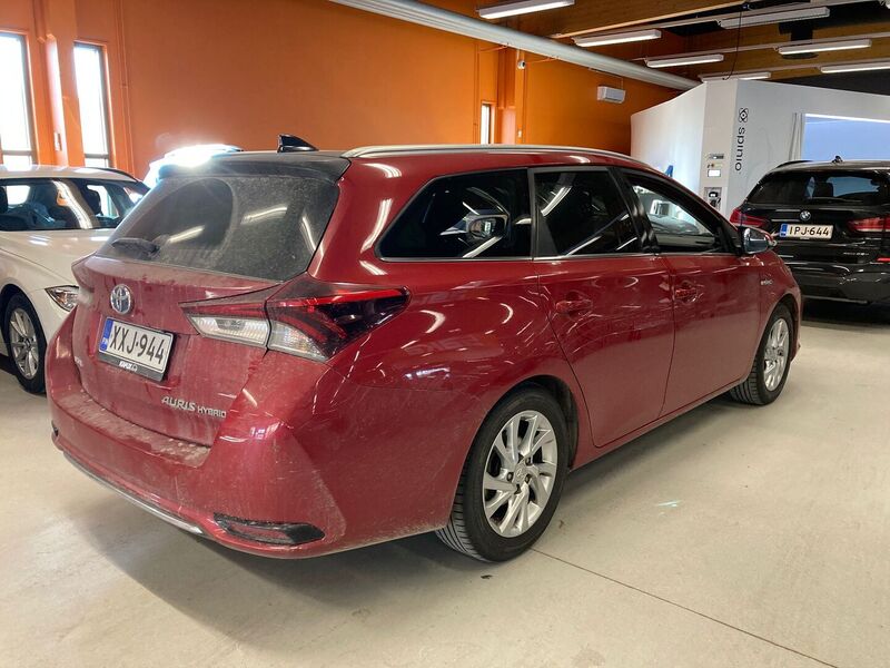 Toyota Auris vaihtoauto