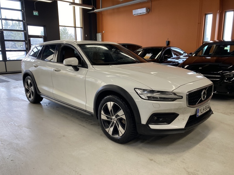 Volvo V60 Cross Country vaihtoauto