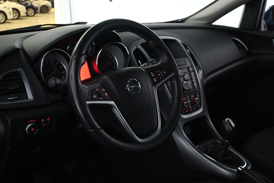 Opel Astra vaihtoauto