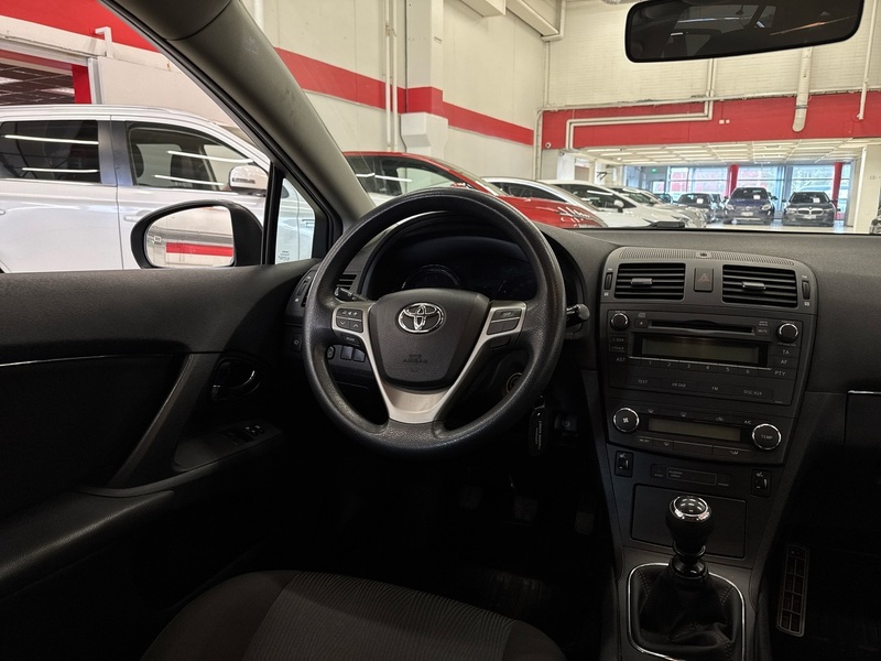 Toyota Avensis vaihtoauto