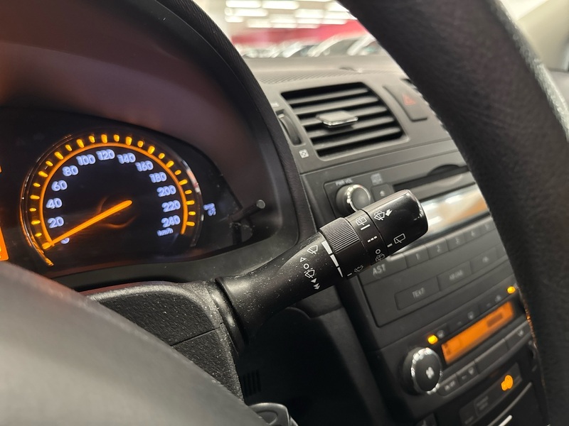 Toyota Avensis vaihtoauto