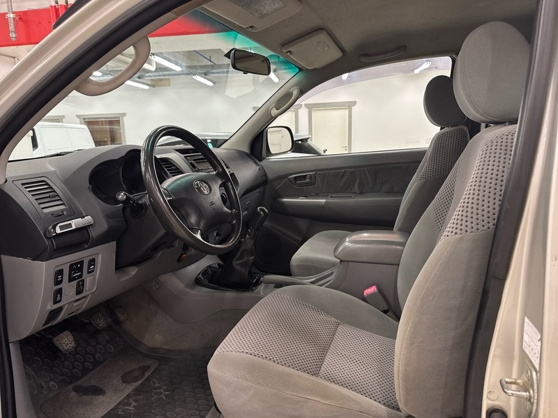 Toyota Hilux vaihtoauto