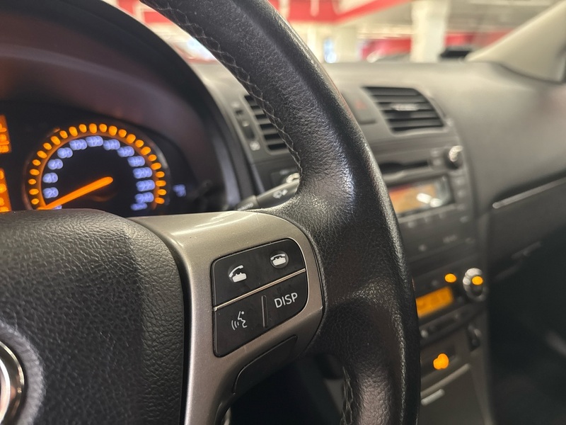 Toyota Avensis vaihtoauto