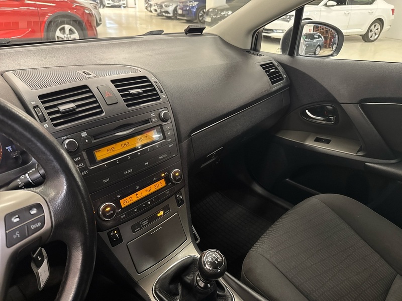 Toyota Avensis vaihtoauto