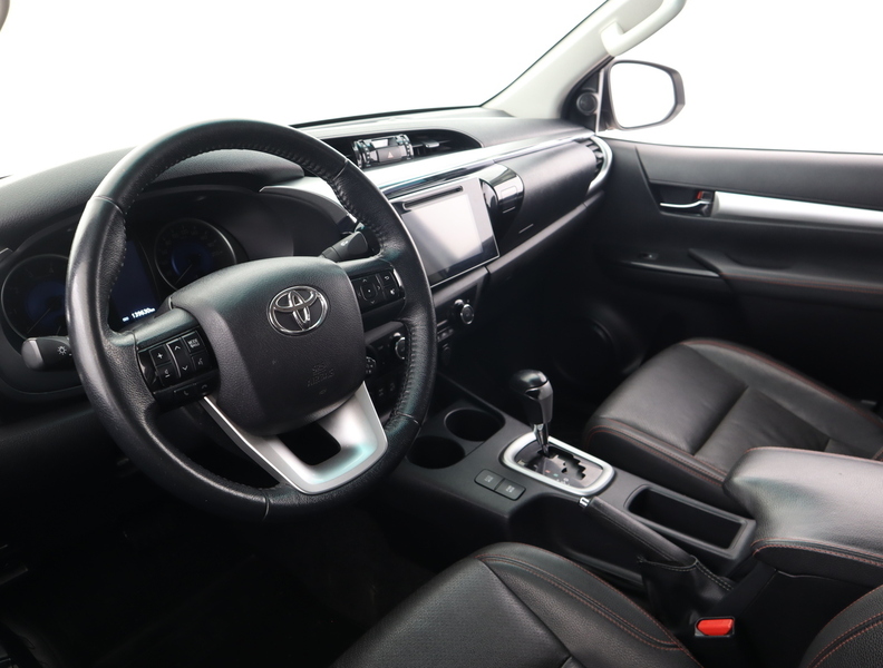 Toyota Hilux vaihtoauto