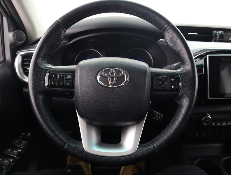 Toyota Hilux vaihtoauto