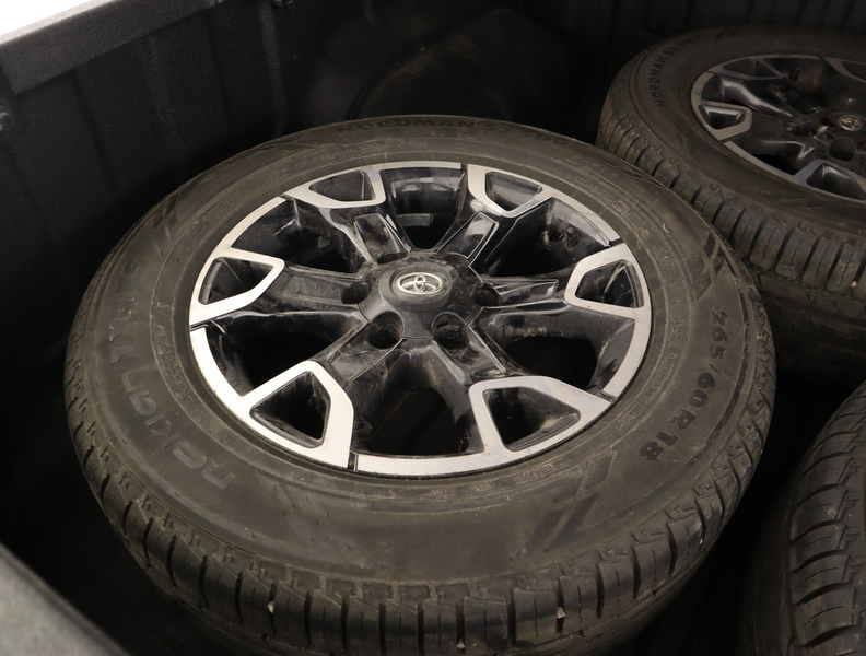 Toyota Hilux vaihtoauto