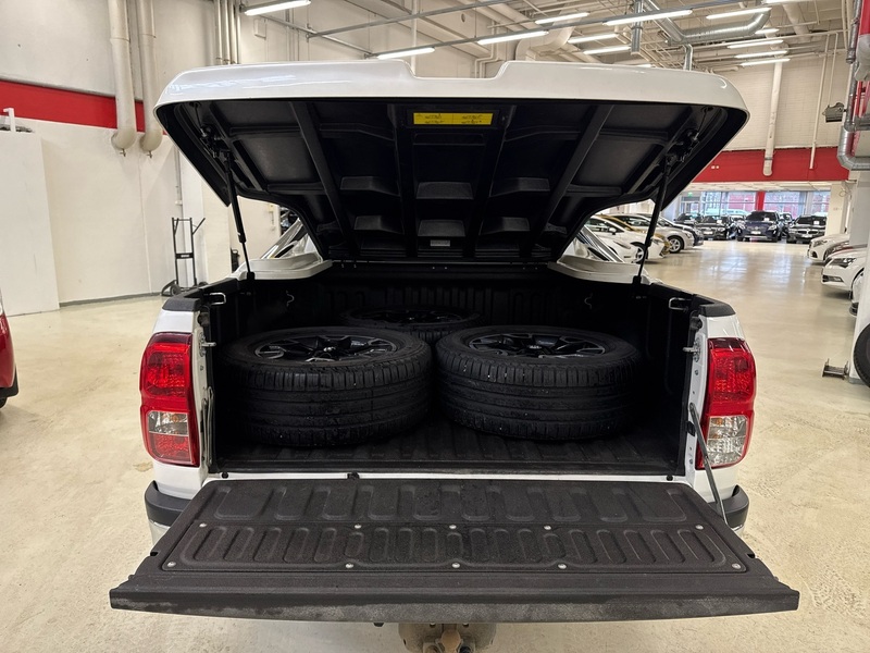 Toyota Hilux vaihtoauto