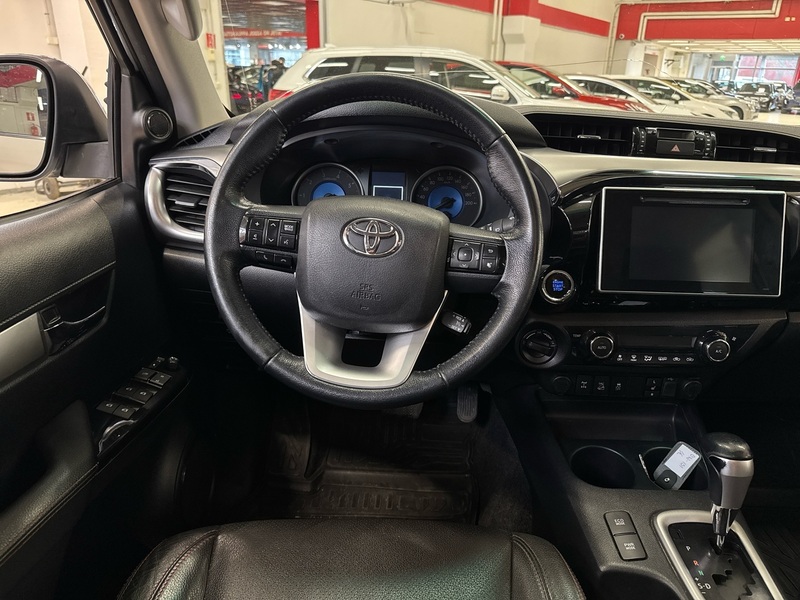 Toyota Hilux vaihtoauto