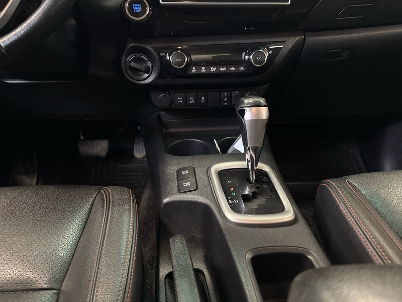 Toyota Hilux vaihtoauto